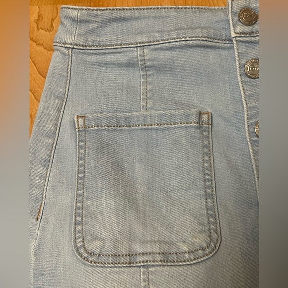 Ann Taylor Loft Size 00 Denim Button Front Skirt Pockets Light Wash - Picture 3 of 8